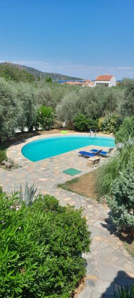 G and J place, Thasos